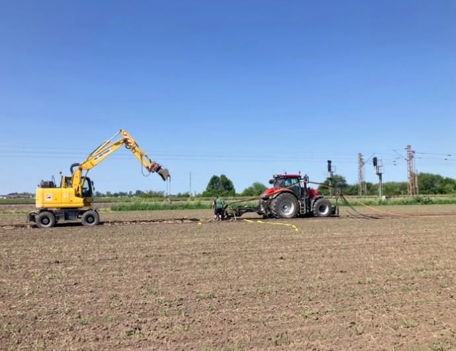 Bioenergie Fischerhöfe - PV-Park bau - Bau eines 52-MW-Photovoltaikparks mit schweren Maschinen